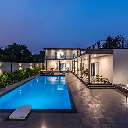 Saffronstays Mayfair Gardens 4 Bedroom Petfriendly Pool Villa アリバグ エクステリア 写真