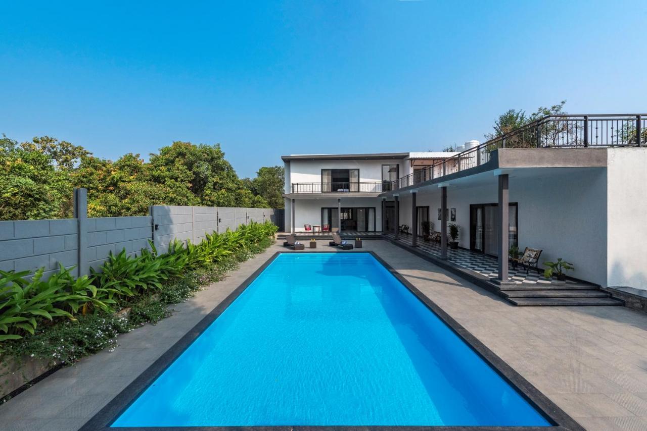 Saffronstays Mayfair Gardens 4 Bedroom Petfriendly Pool Villa アリバグ エクステリア 写真